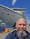 OSLO: Områdeansvarlig Frank Winnberg har besøkt en rekke cruisebåter i år. Her er han på vei om bord på «Sabourn Ovation», mens den lå i Oslo.