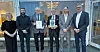 HEDRET I VEST: Helge Aadland for 40 år i NSF og Inge Reidar Dommersnes for 50 år i NSF. Jubilantene var flankert av Turid Fridborg Larsen, Kim Helge Fjereide, Endre Dommersnes og Jan Erik Lundby.