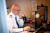 CHIEF PURSER: Mye å holde styr på for Alexander Dyping Nilssen.