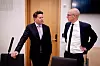 ADVOKATENE: NSF-advokat Terje Hernes Pettersen i samtale med Norges Rederiforbunds advokat Thomas Aa. Rasmussen i rettssalen.
