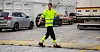 SÅPASS MÅ MAN TÅLE: Joakim Stenberg får kjeft av bilister flere ganger i uka. Lastebilsjåførene er de verste, de roper og skriker og gir tydelig uttrykk for sine meninger.