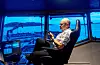 KAPTEINEN: På broa styrer Herbjørn Larsen. – Vi legger merke til og setter pris på at rederiet bidrar til den norske maritime klyngen ved å satse norsk. Det er imponerende at de holder sin post. Jeg er sikker på at Rostein blir min siste arbeidsplass. Selv om jeg sikkert kan ha det bra andre steder også, så ser jeg ikke for meg at jeg kan få det bedre enn her i Rostein. Vi har gode båter og får nok midler til å drifte dem på en god måte. Arbeidsmiljøet er også upåklagelig. Når folk trives på båten, så er det lettere å få folk til å gjøre mer, og de tar også mer initiativ til å gjøre ting selv. Da er vi i en god sirkel. Om du er kaptein, chief eller styrmann, så må man av og til også være matros om nødvendig. Norsk arbeidskultur kjennetegnes ved at alle skal bidra og at ingen skal være «for gode» på et lag. Som kaptein ønsker jeg at det skal være slik.
