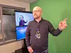 NY KARRIERE: Øyvind Winterhus er avdelingsleder ved Fagskolen og tidligere sjømann. Fra skolens greenscreen-studio kan han drive fjernundervisning for forpleiningsledelse-studenter som sitter langt til havs og følge undervisninga. – Jeg liker veldig godt å drive undervisning og gi litt tilbake til yrket man har blitt glad i og brukt mye av livet på, sier han.
