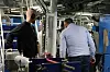 MASKINROMMET: Både studenter, lærere og erfarne maskinoffiserer er på besøk i maskinrommet.
