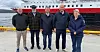 STÅR SAMMEN: Kurt Inge Angell (leder Norsk Sjømannsforbund), Jørn Lorentzen (hovedtillitsvalgt Norsk Sjømannsforbund), Bent Martini (leder Havila Kystruten), Trygve Slagsvold Vedum (Senterpartiet) og Anne Solsvik (Hurtigruten). FOTO: Havila Kystruten